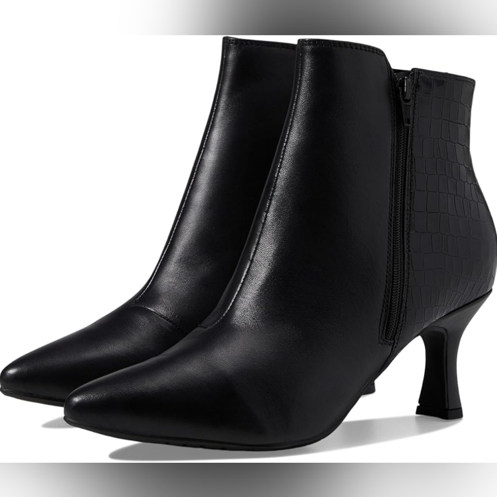 NWOT Clarks Leather Ankle Boots - Black. 8.5 Med Women's. With Box.